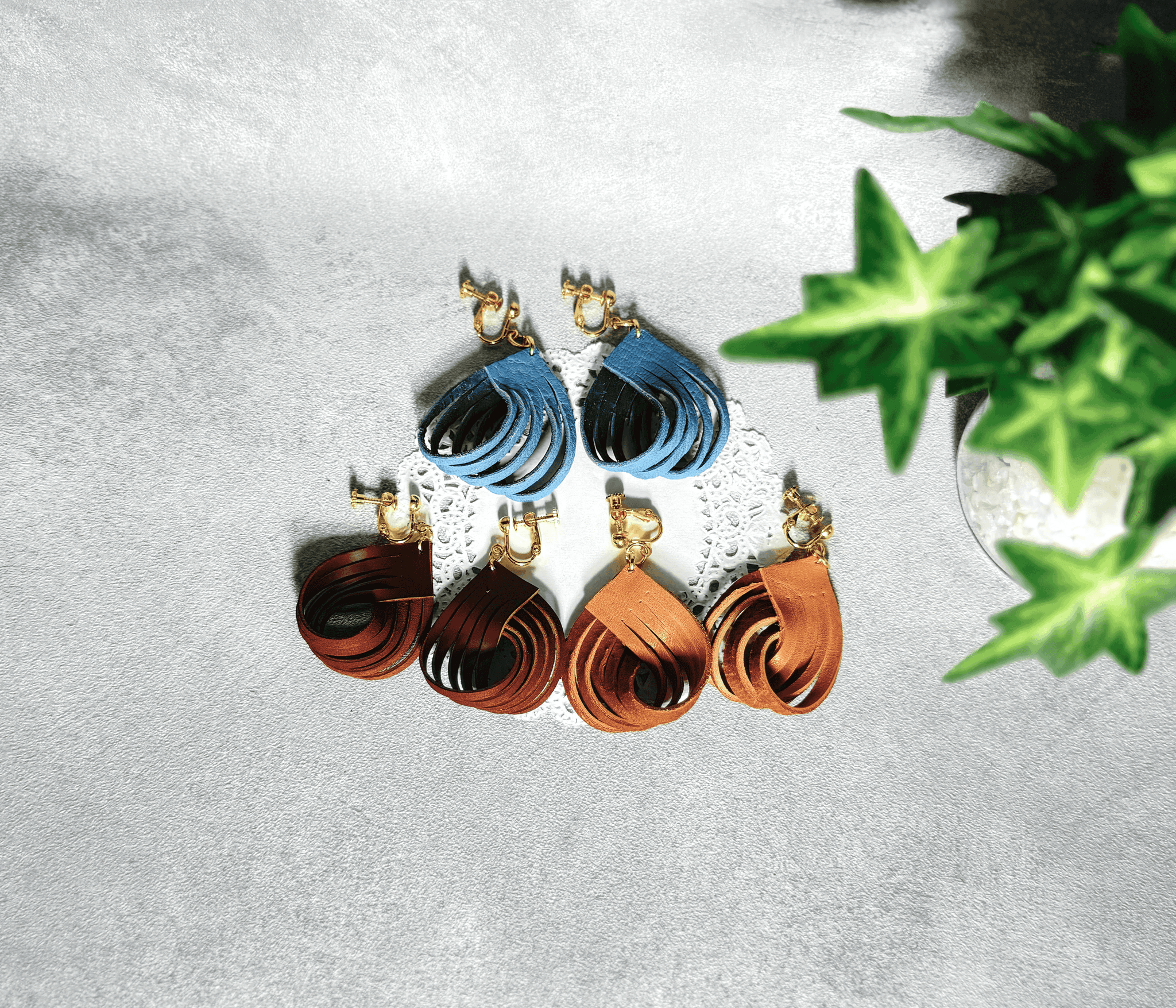 流風レザーイヤリング