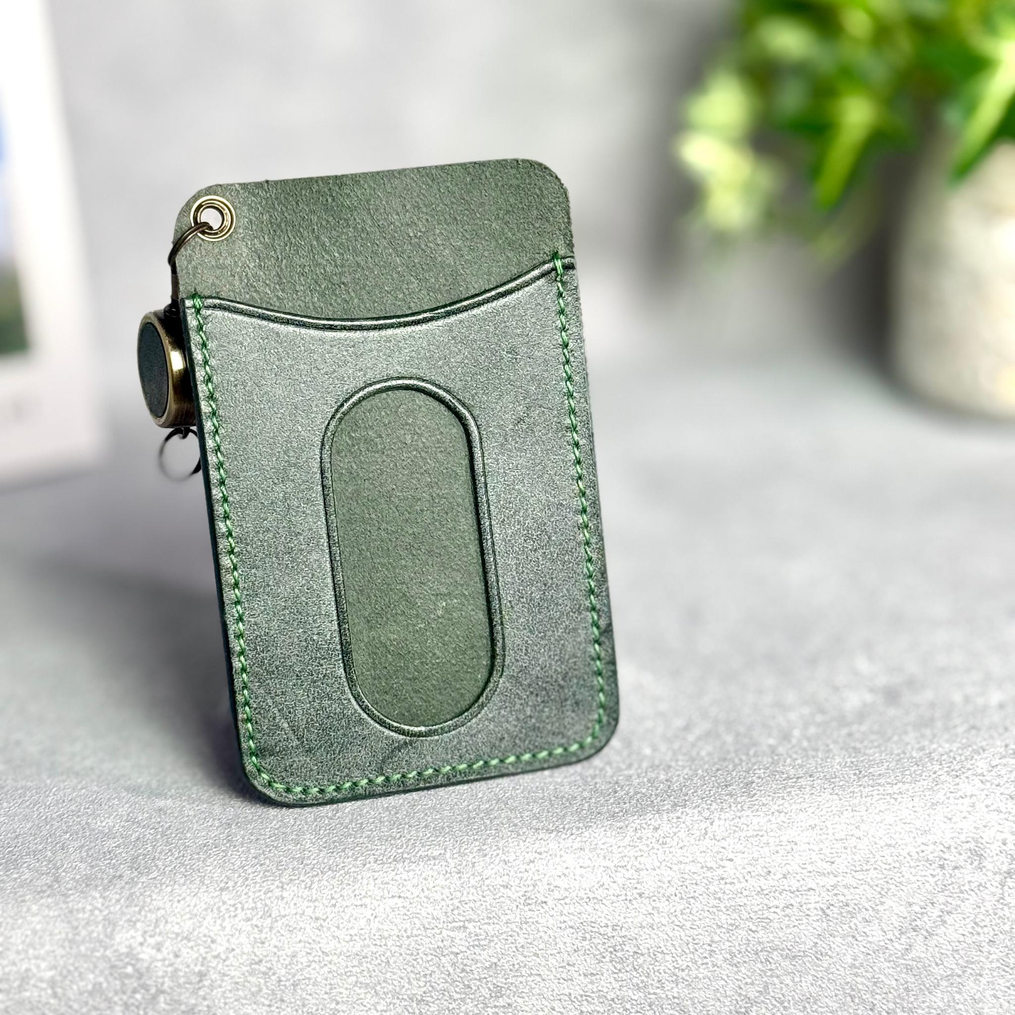 育つ革で作ったあなたの努力が見えるパスケース